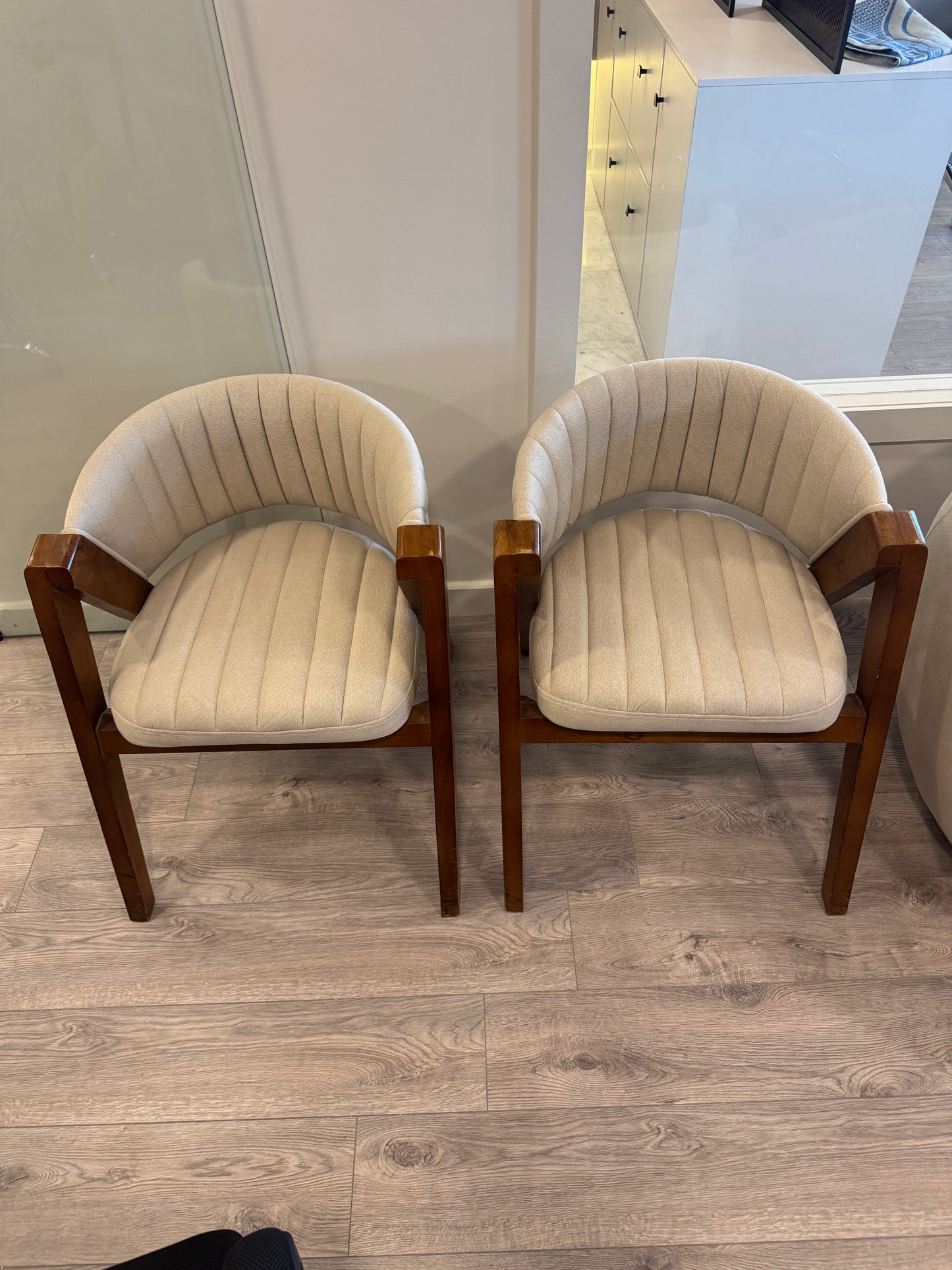 Crest Chair