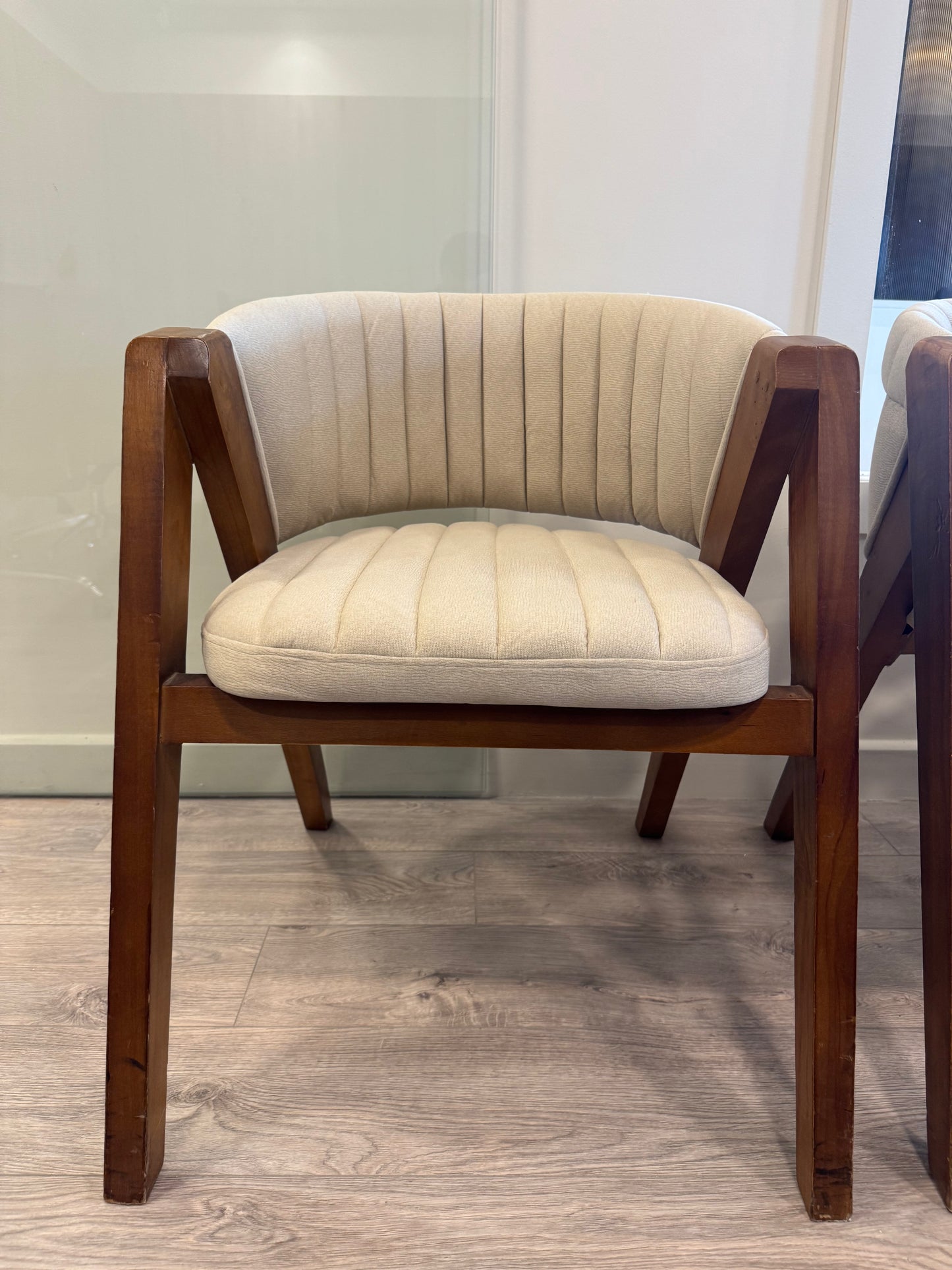 Crest Chair